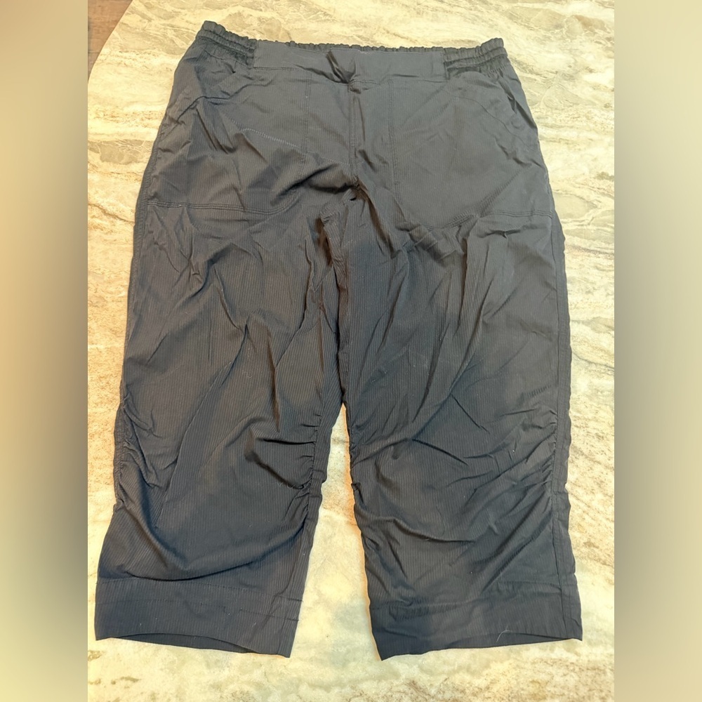 Champion Black Capri Cropped Athletic Pants Size Large Ruched Leg Nylon Workout